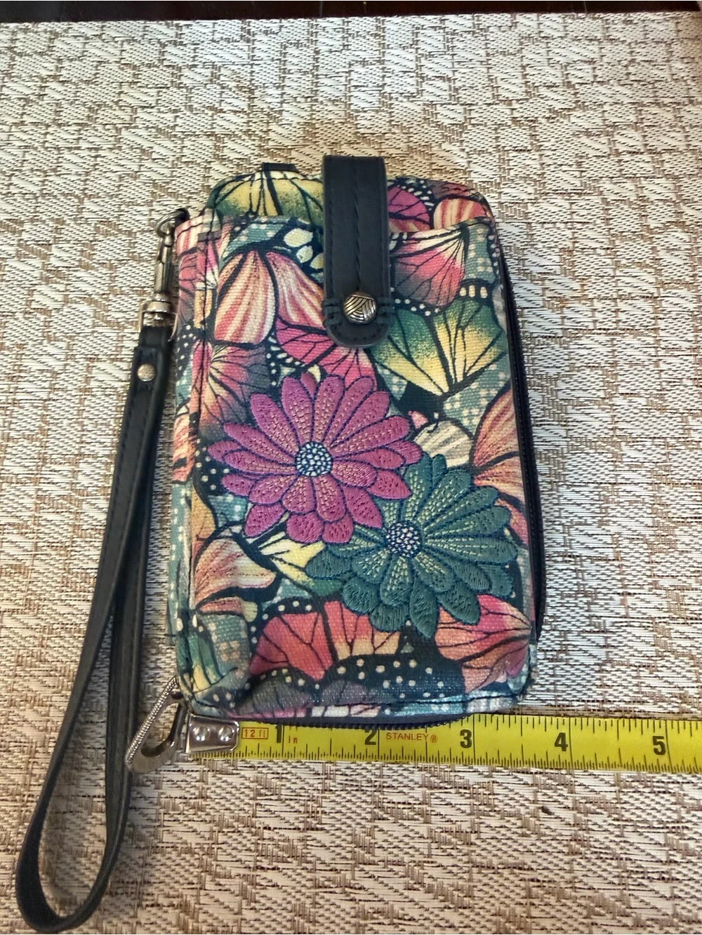 Sakroots Artist Circle collection wristlet wallet